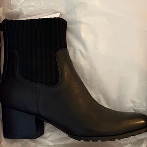 Vionic Black Ankle Booties